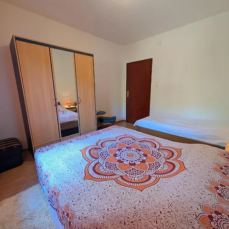 Lila Mit Meerblick Am Ca 180 Meter Luftlinie Vom Apartmán